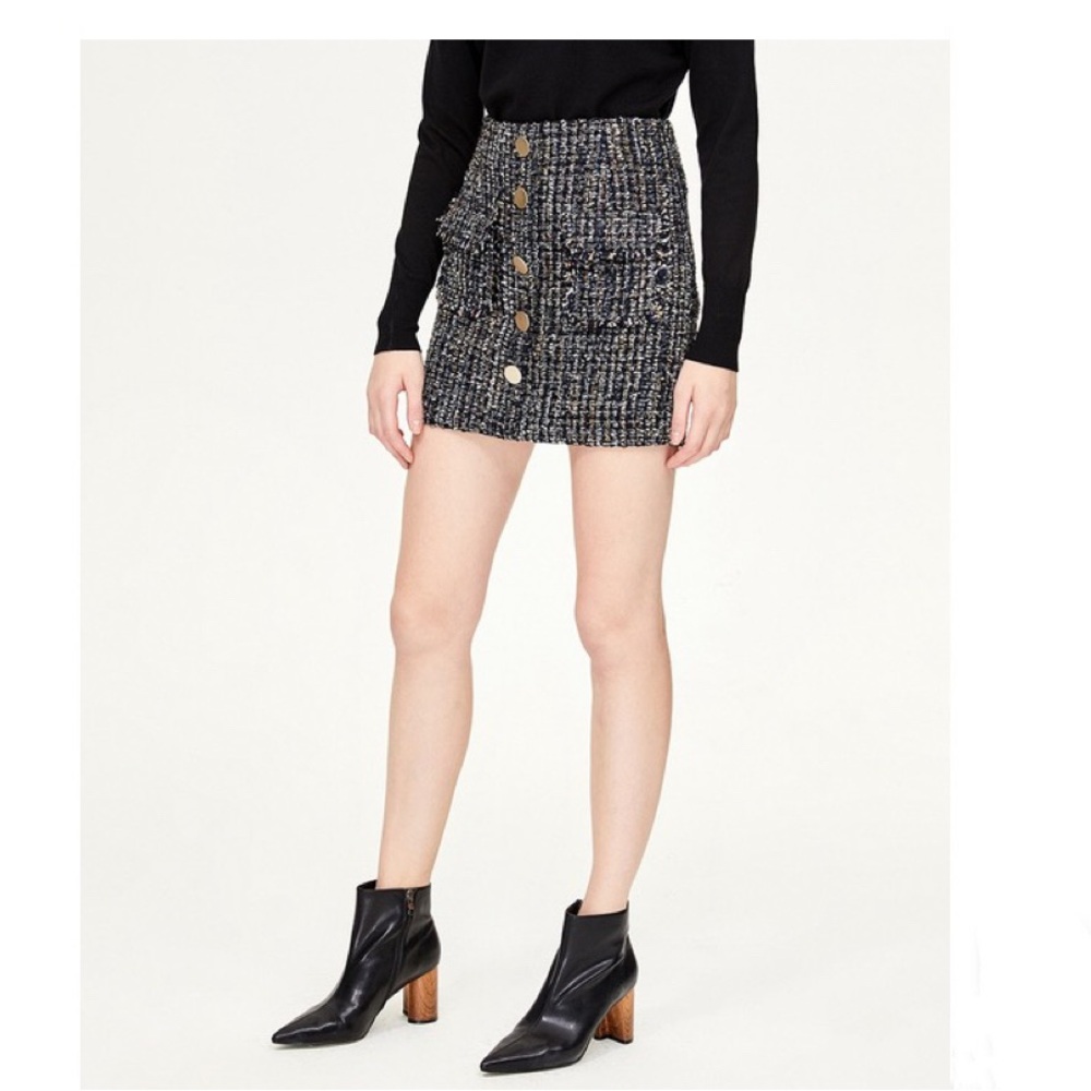 Textured Mini Skirt - Picture 2 of 8